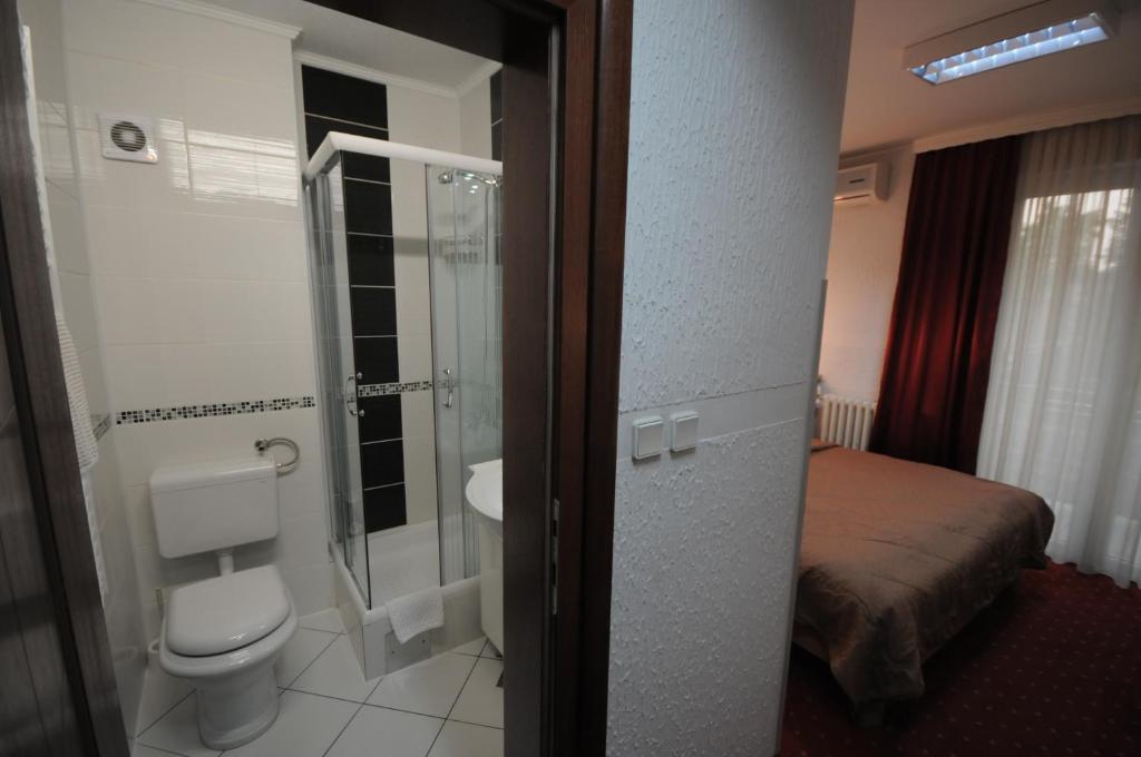 Golden Card Motel Banja Luka Phòng bức ảnh