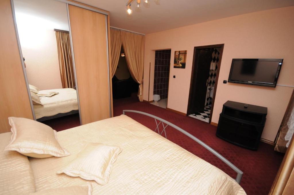 Golden Card Motel Banja Luka Phòng bức ảnh