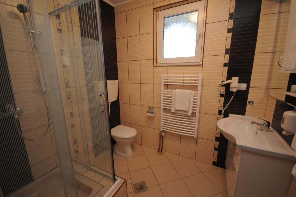 Golden Card Motel Banja Luka Phòng bức ảnh