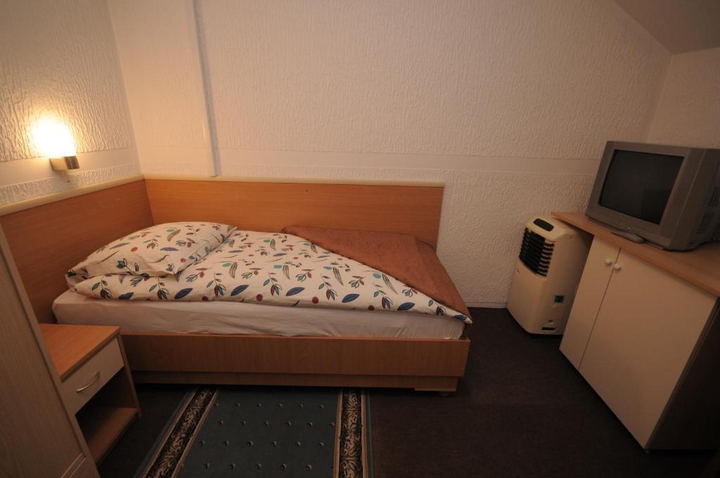 Golden Card Motel Banja Luka Phòng bức ảnh
