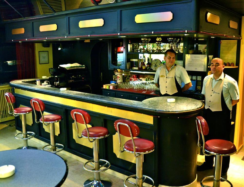 Golden Card Motel Banja Luka Ngoại thất bức ảnh
